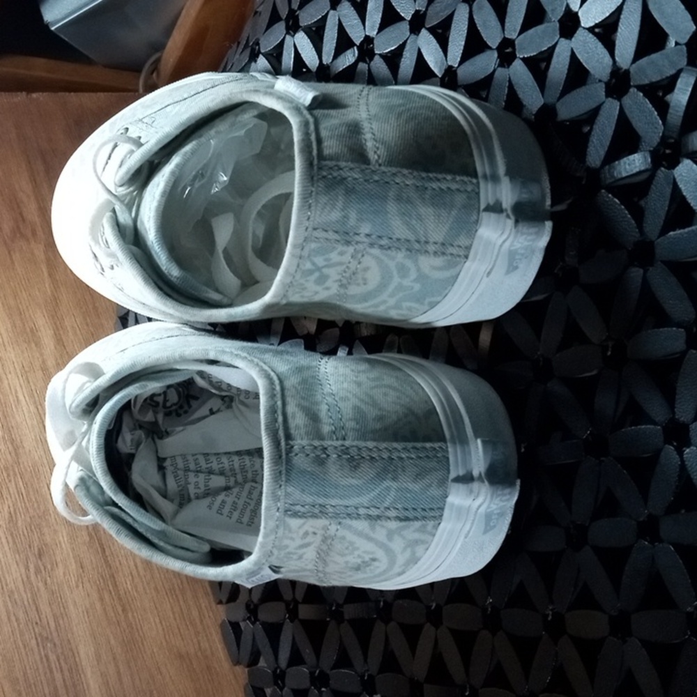 Vans Women's Patterned Sneakers - Picture 5 of 7